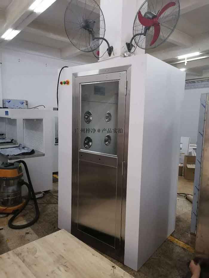 定期檢查風淋室的各個部件，如門密封、風速、風量和控制系統(tǒng)，確保其正常運行。