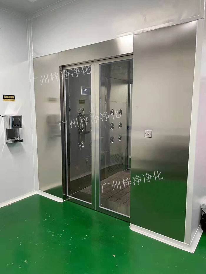 無塵車間專用全自動(dòng)感應(yīng)風(fēng)淋室有什么特點(diǎn)？